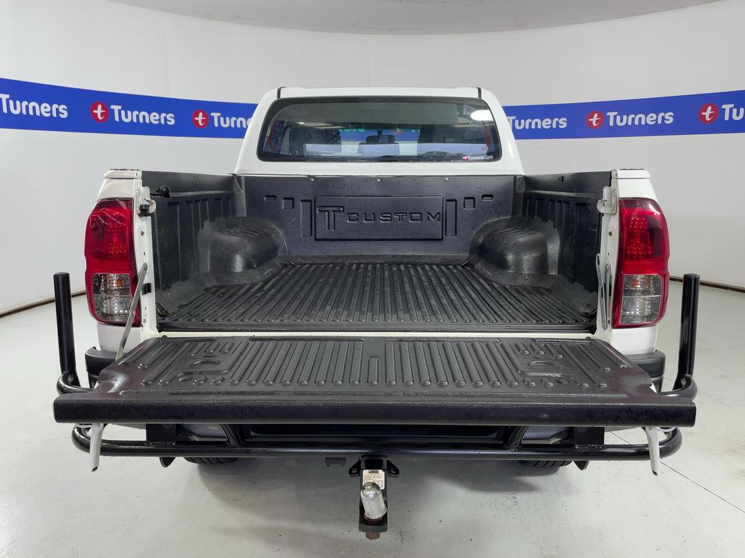 Photo '14' of Toyota Hilux