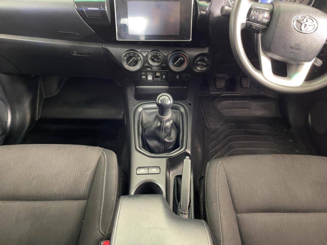 Photo '18' of Toyota Hilux