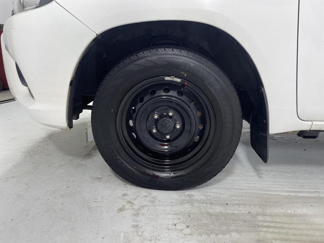 Photo '10' of Toyota Hilux