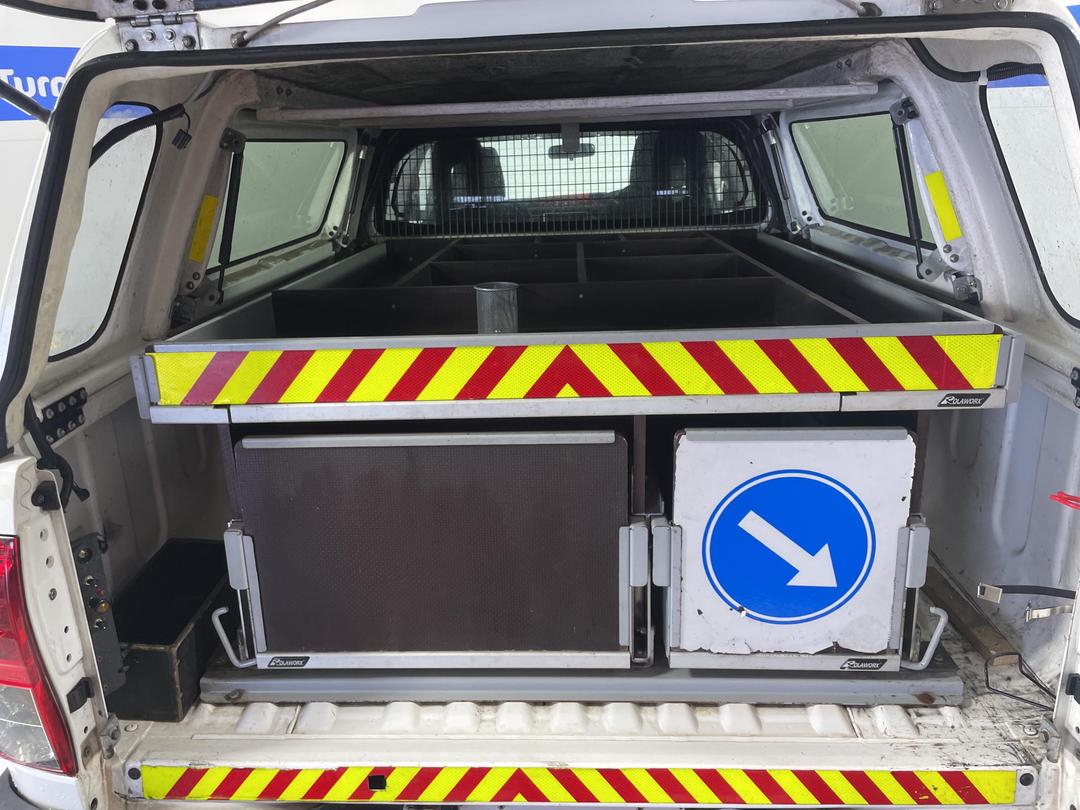 Photo '14' of Toyota Hilux