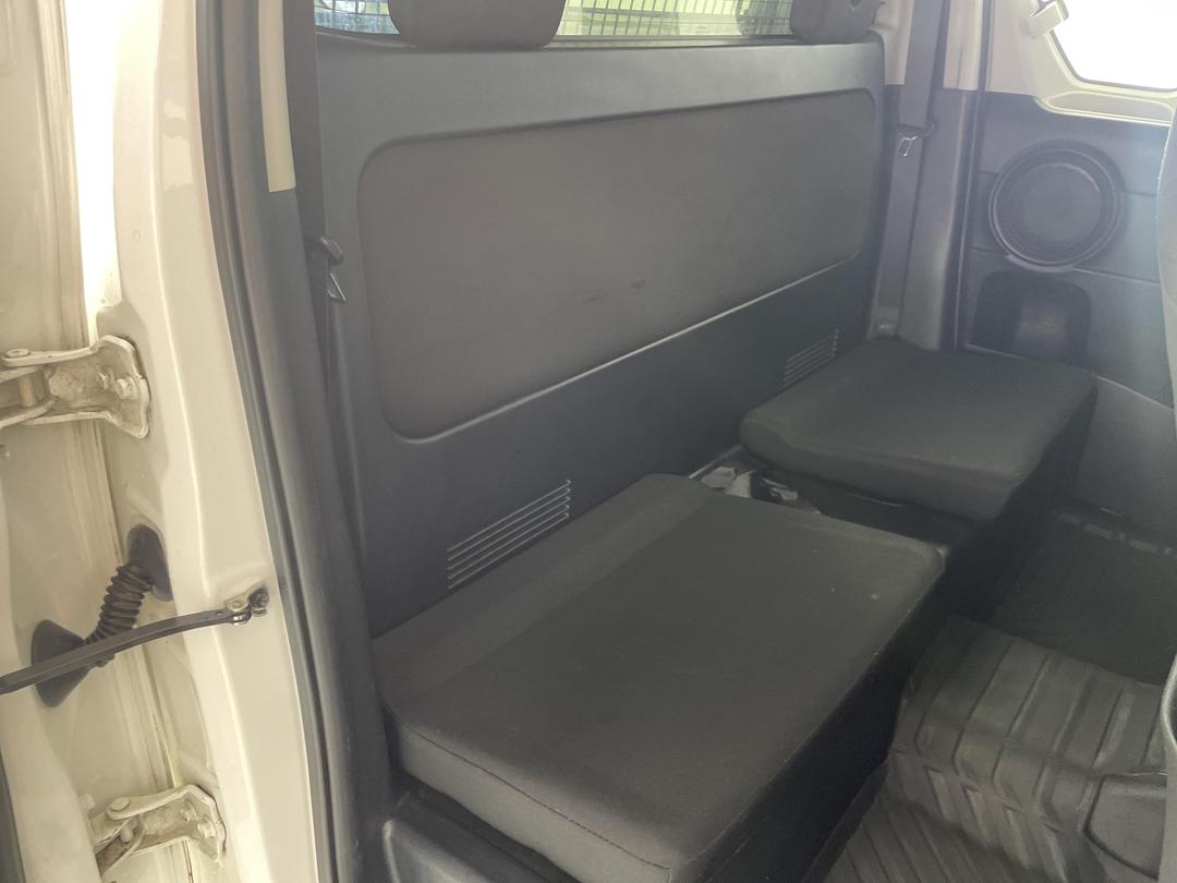 Photo '20' of Toyota Hilux