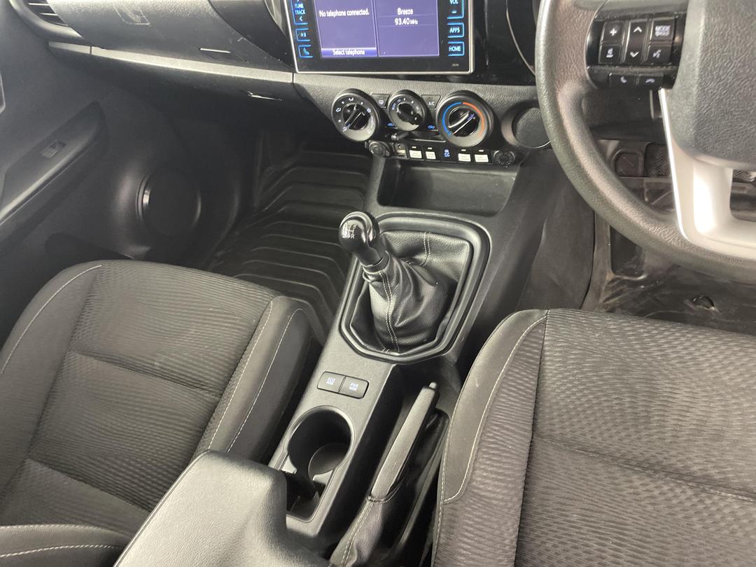 Photo '18' of Toyota Hilux