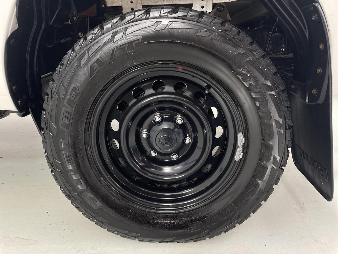 Photo '11' of Toyota Hilux