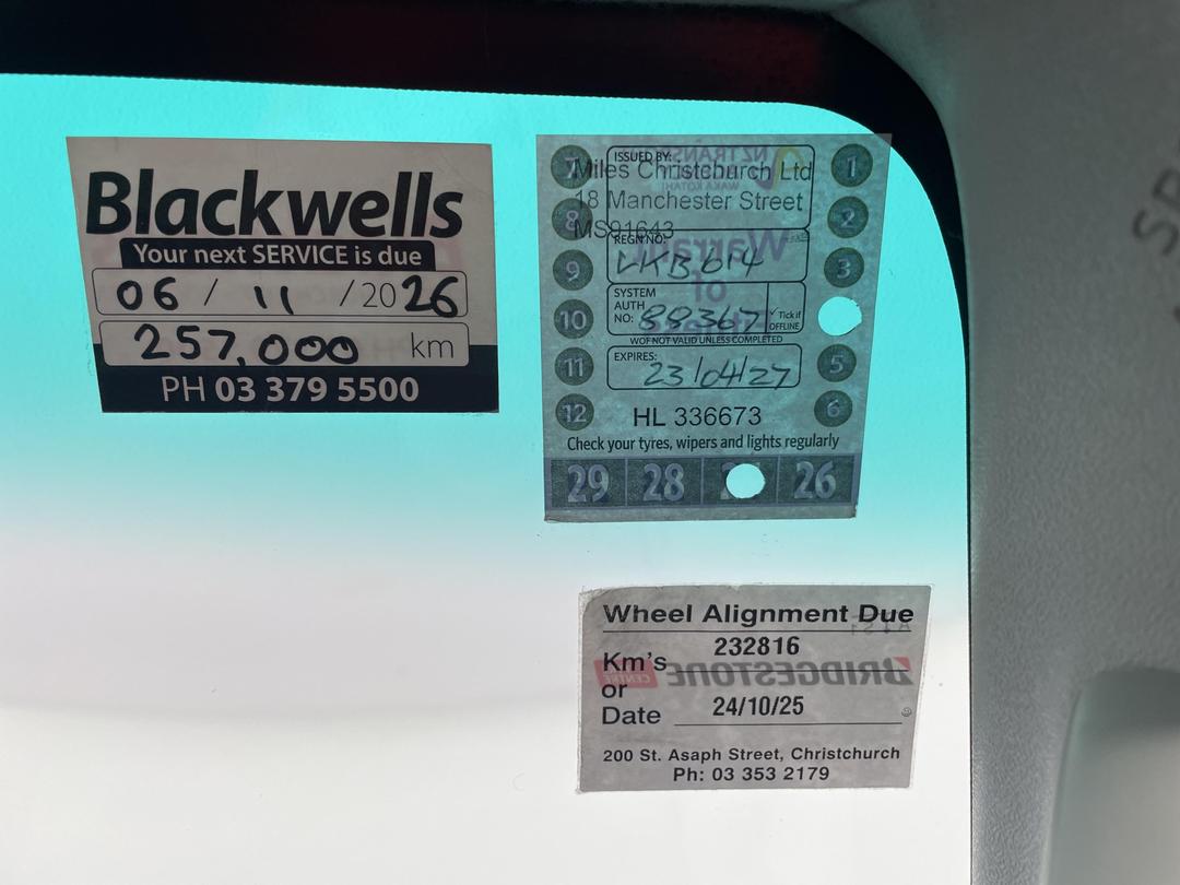 Photo '30' of Toyota Hilux