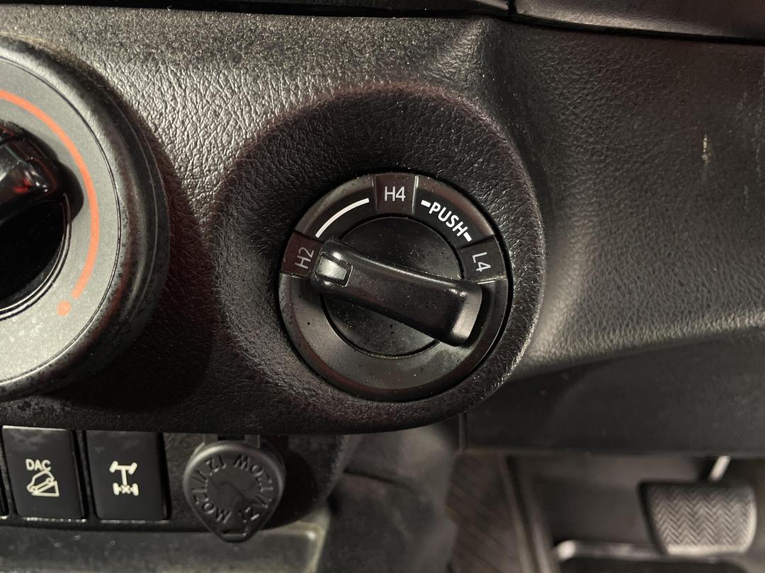 Photo '26' of Toyota Hilux