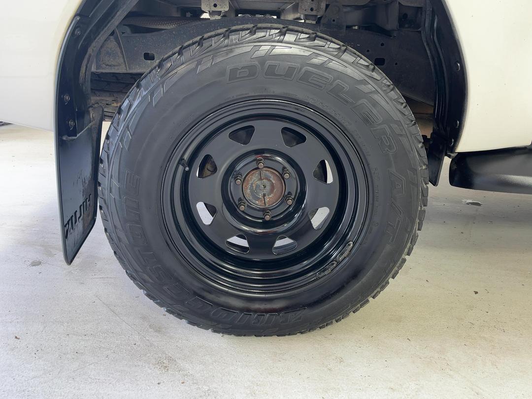 Photo '12' of Toyota Hilux