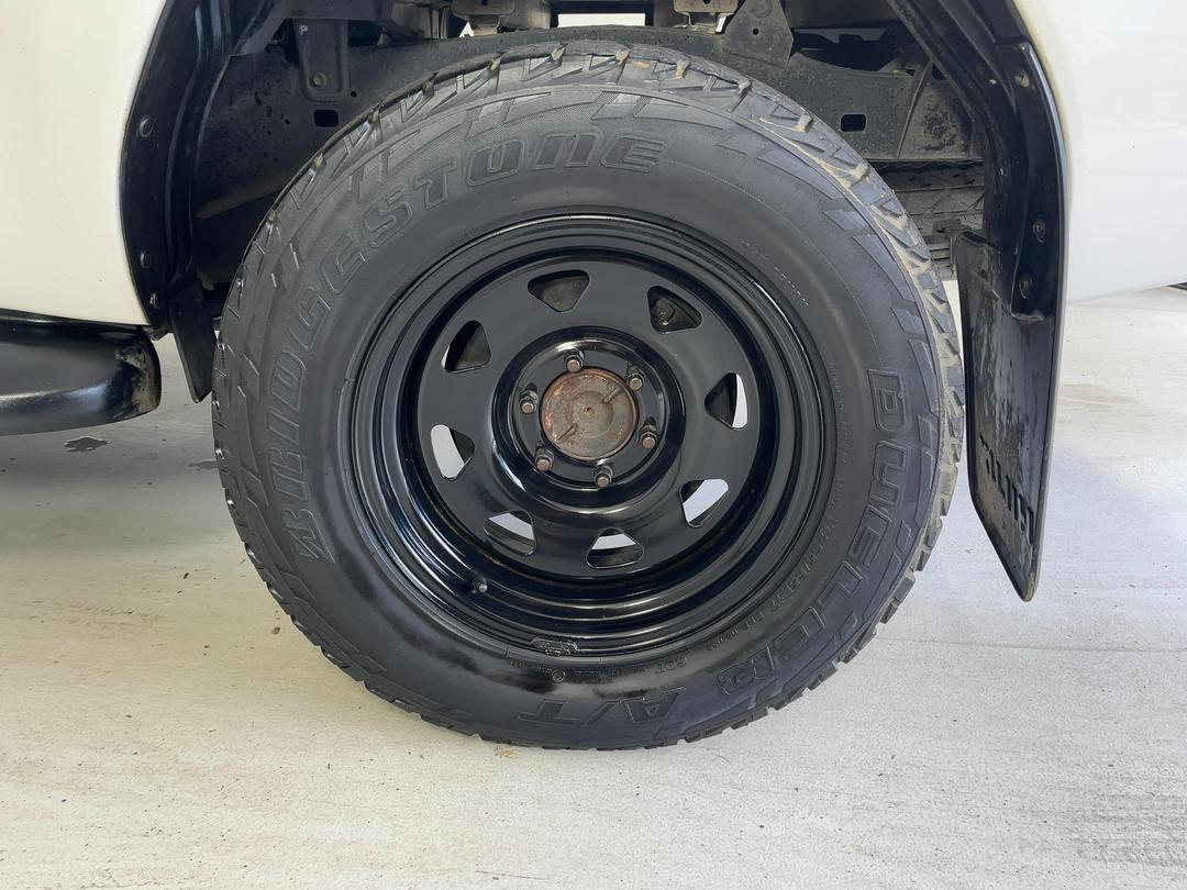 Photo '11' of Toyota Hilux