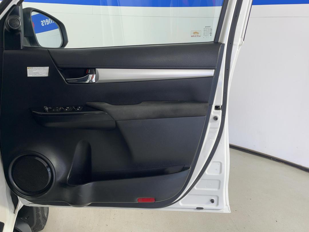 Photo '15' of Toyota Hilux
