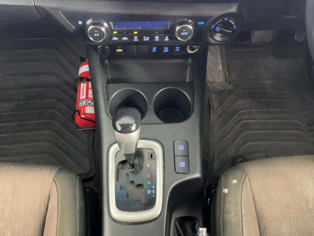 Photo '18' of Toyota Hilux