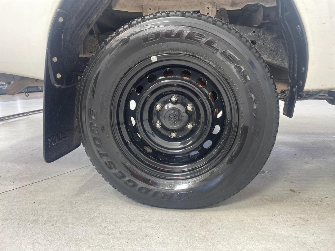 Photo '12' of Toyota Hilux