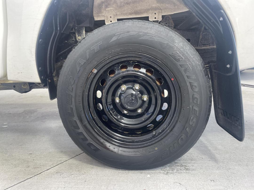 Photo '11' of Toyota Hilux