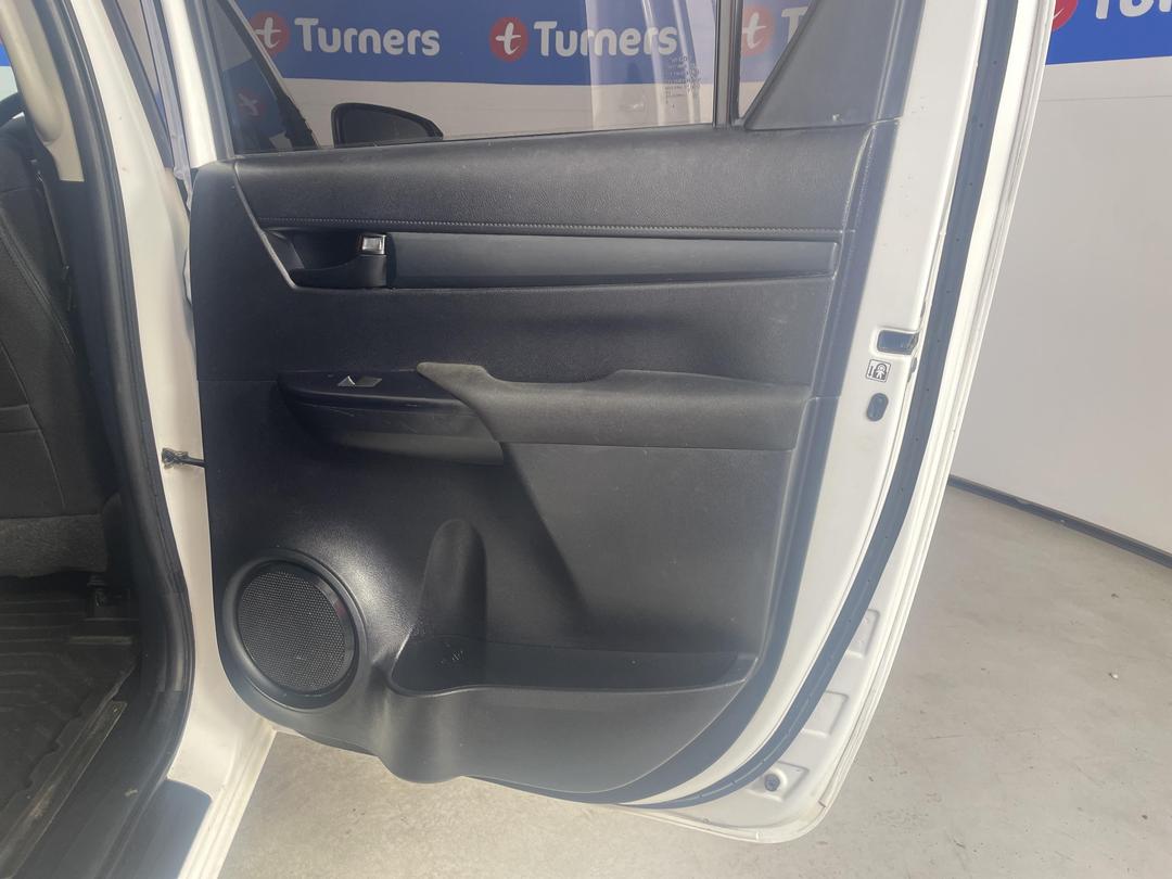 Photo '19' of Toyota Hilux