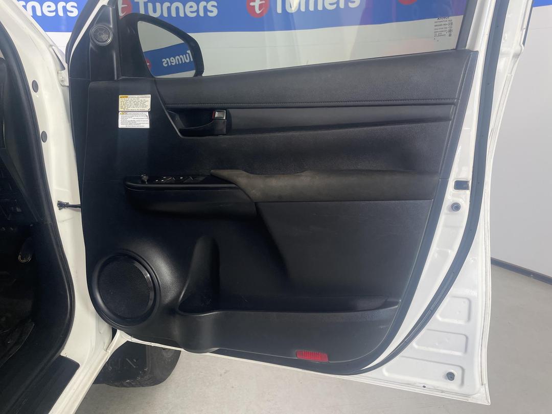 Photo '15' of Toyota Hilux