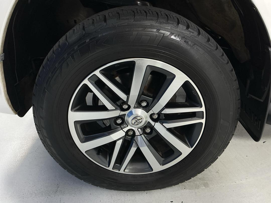 Photo '10' of Toyota Hilux