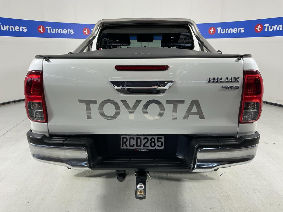 Photo '6' of Toyota Hilux