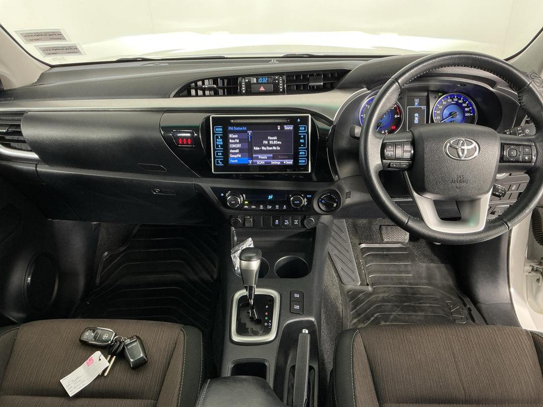 Photo '17' of Toyota Hilux