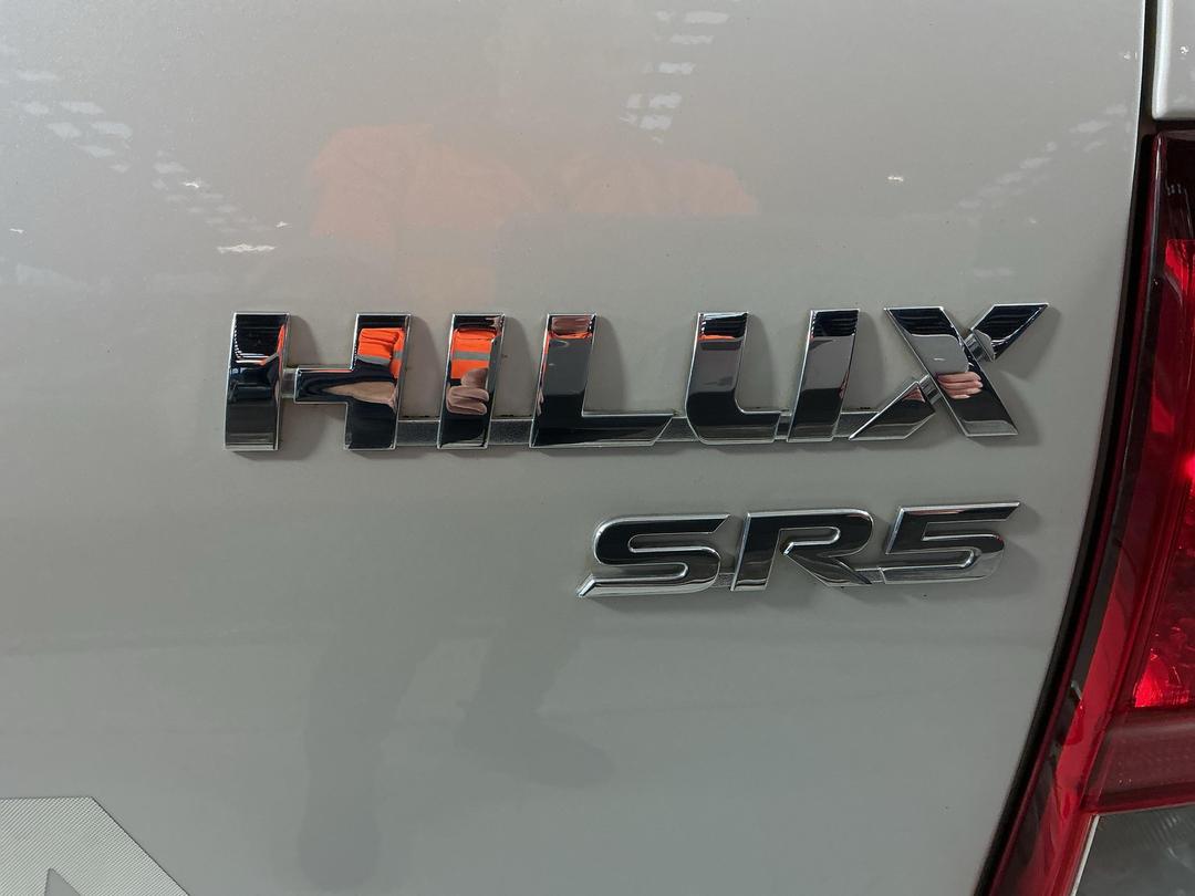 Photo '30' of Toyota Hilux