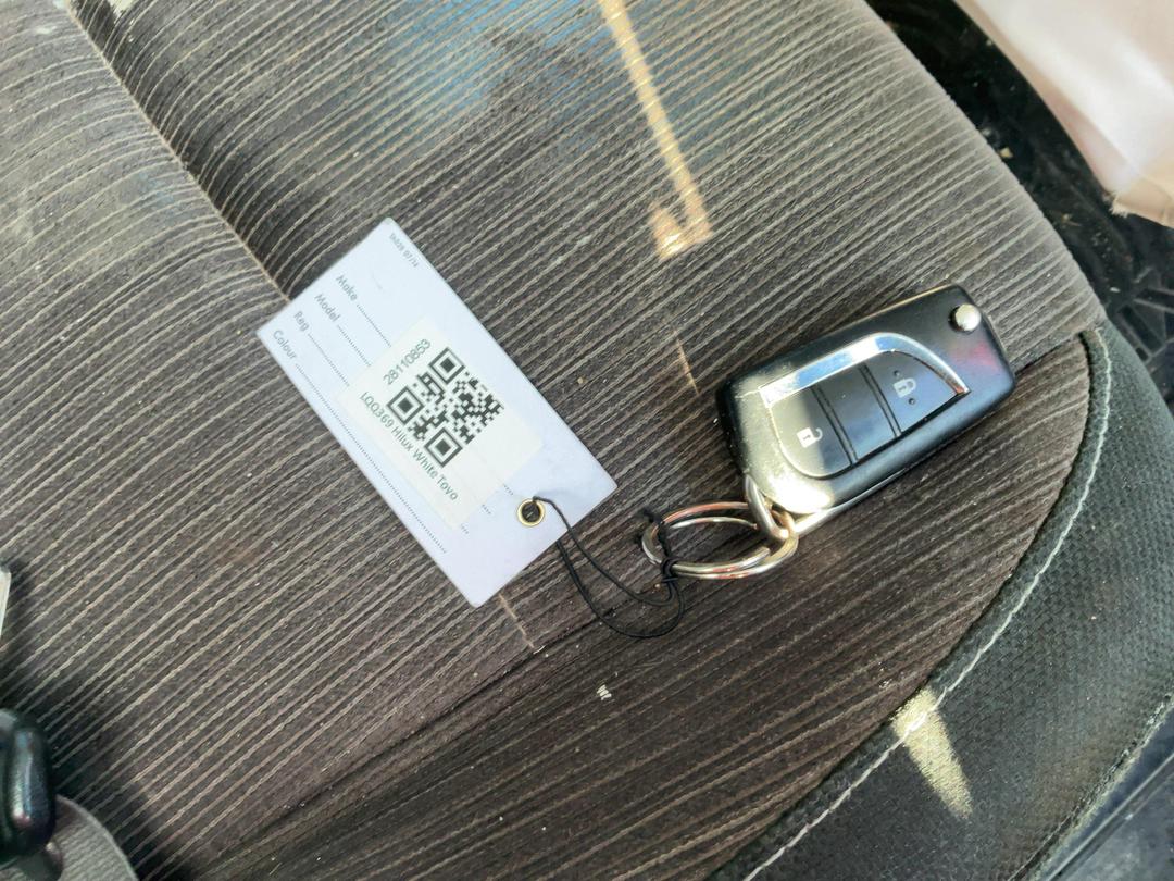 Photo '13' of Toyota Hilux S TD DC