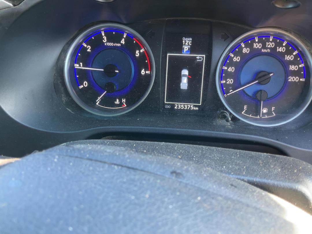 Photo '5' of Toyota Hilux SR5 TD DC