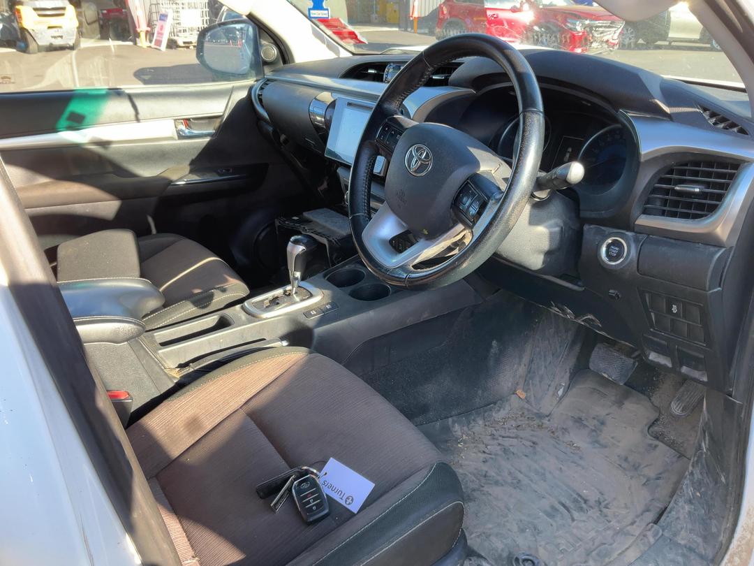 Photo '7' of Toyota Hilux SR5 TD DC