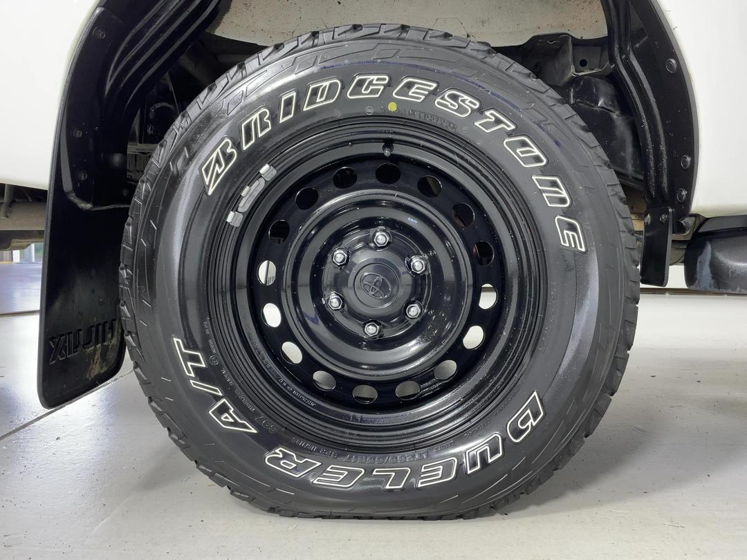 Photo '12' of Toyota Hilux
