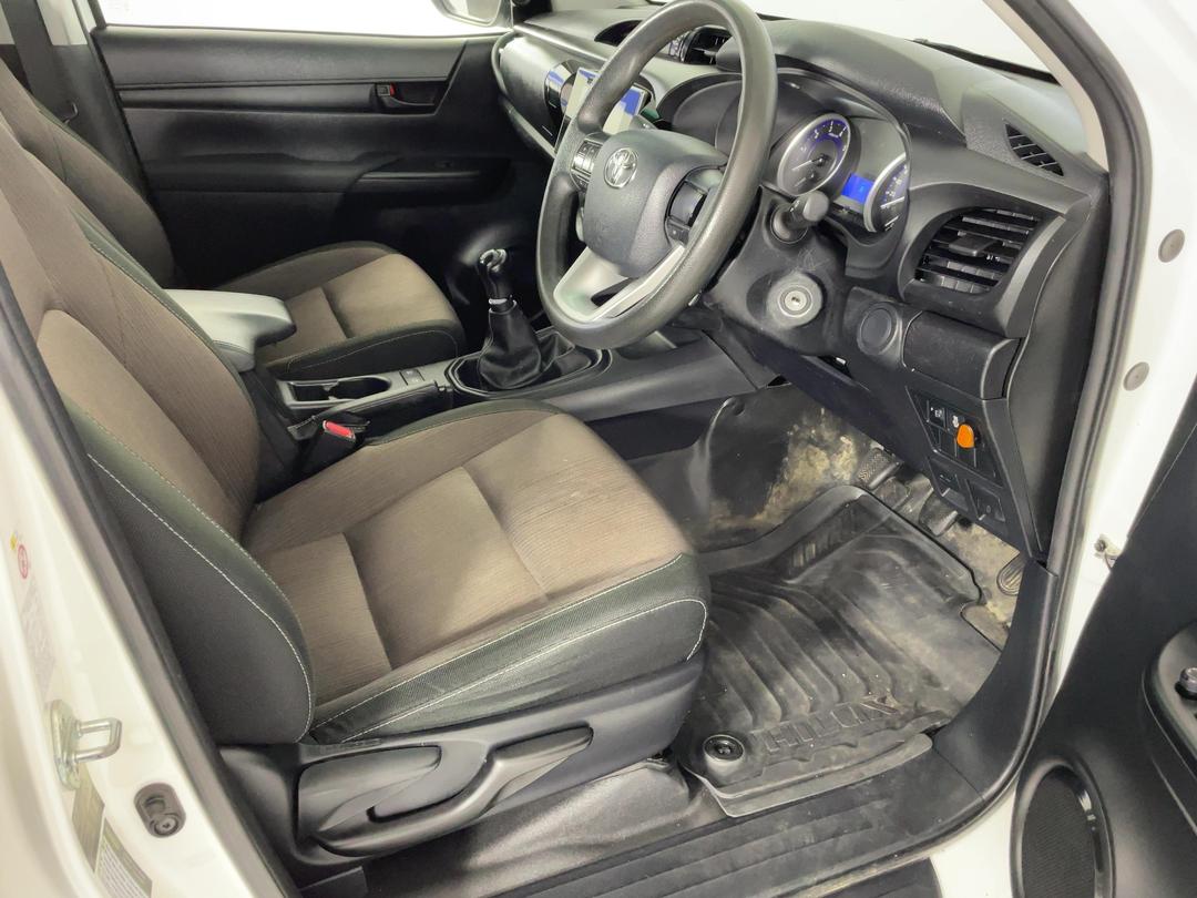Photo '16' of Toyota Hilux