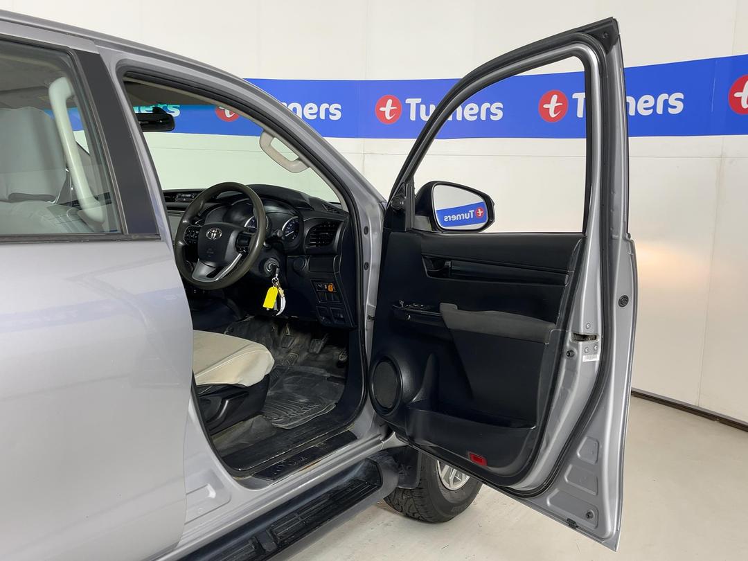 Photo '15' of Toyota Hilux