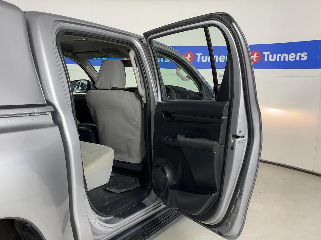 Photo '19' of Toyota Hilux