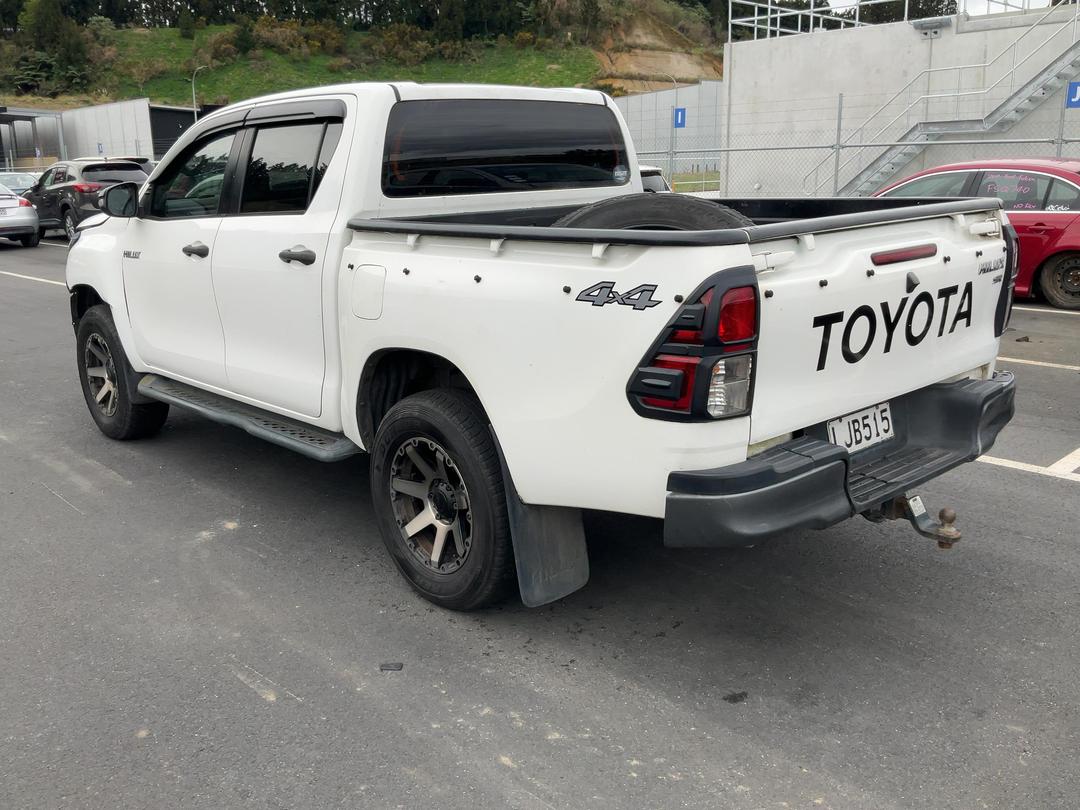 Photo '6' of Toyota Hilux SR TD DC Photo '6' of Toyota Hilux SR TD DC