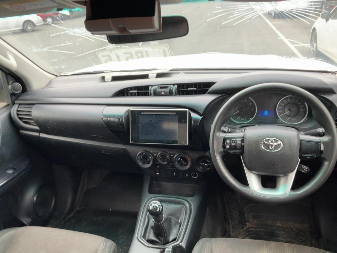 Photo '16' of Toyota Hilux SR TD DC Photo '16' of Toyota Hilux SR TD DC