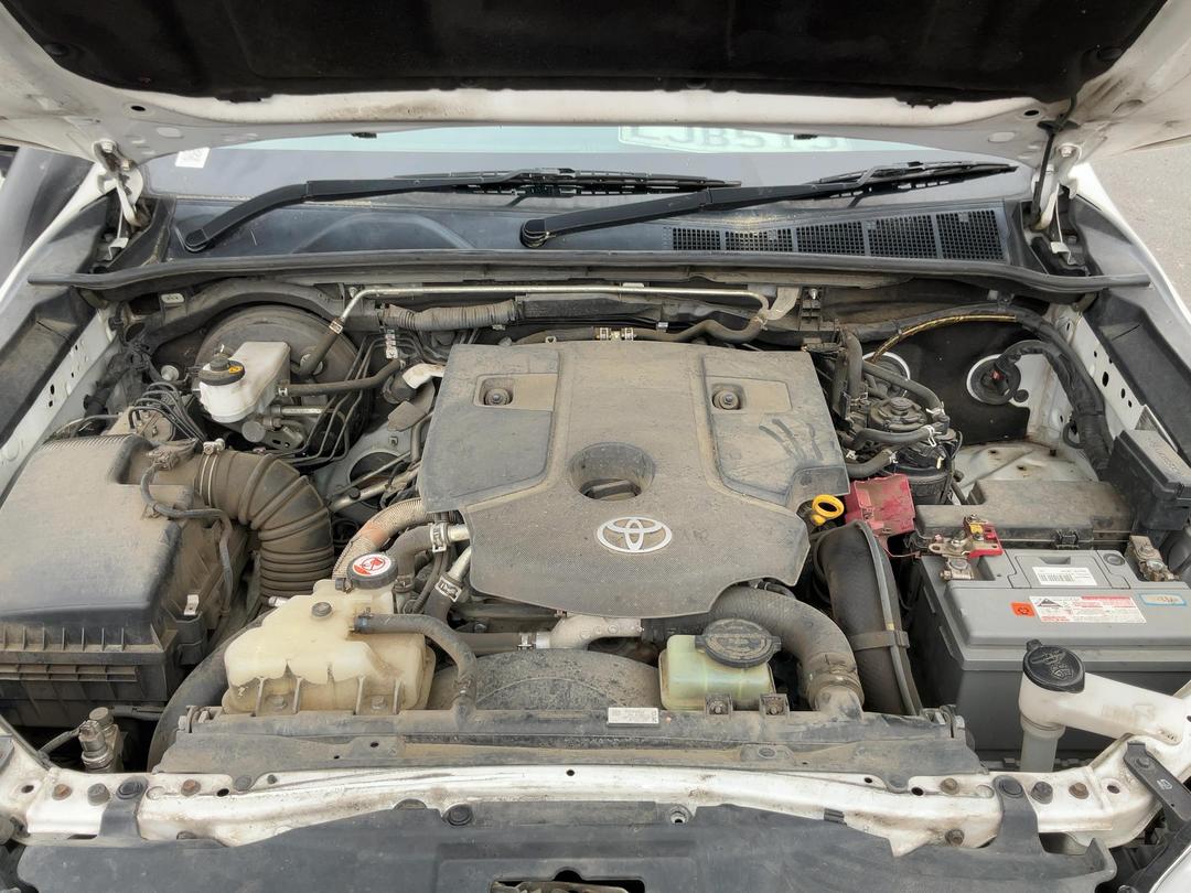 Photo '2' of Toyota Hilux SR TD DC Photo '2' of Toyota Hilux SR TD DC
