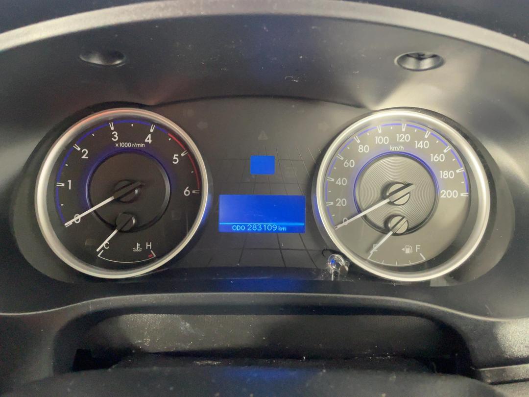 Photo '21' of Toyota Hilux