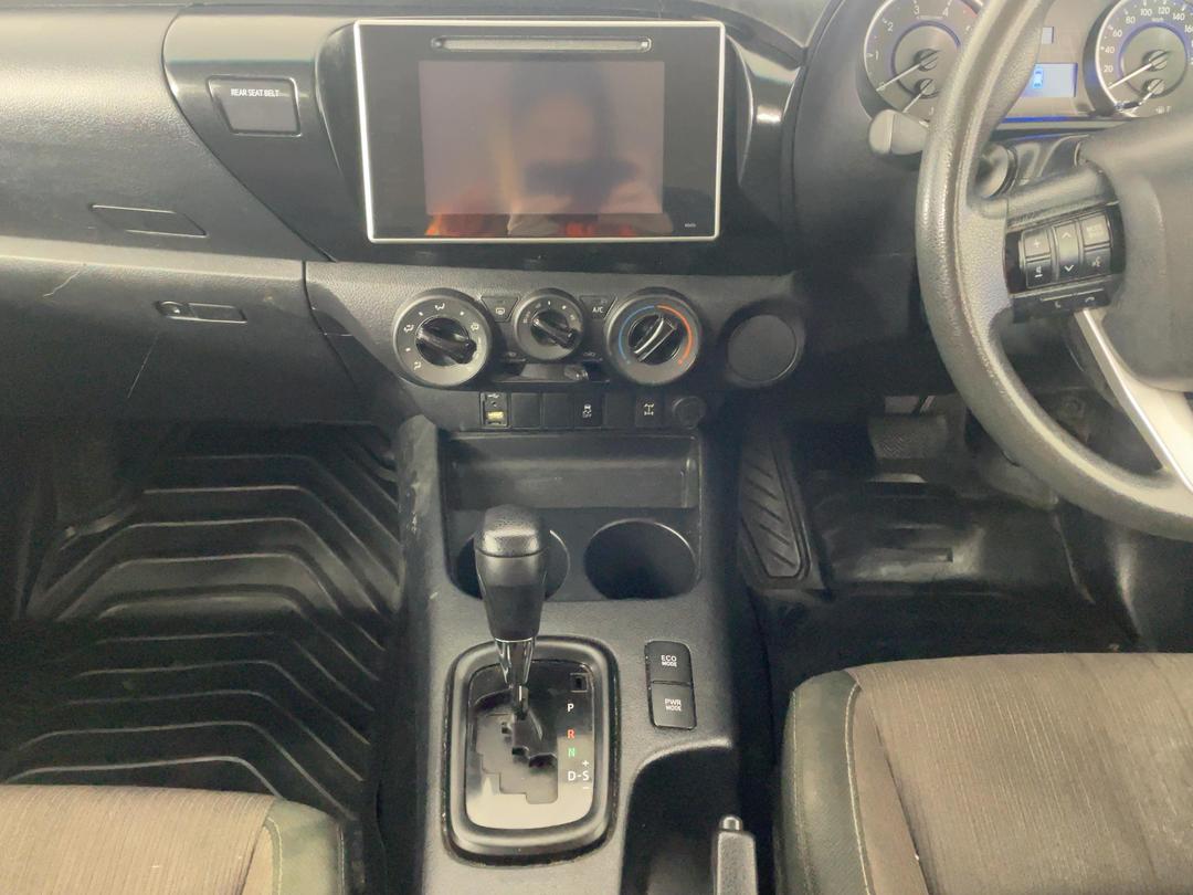 Photo '18' of Toyota Hilux