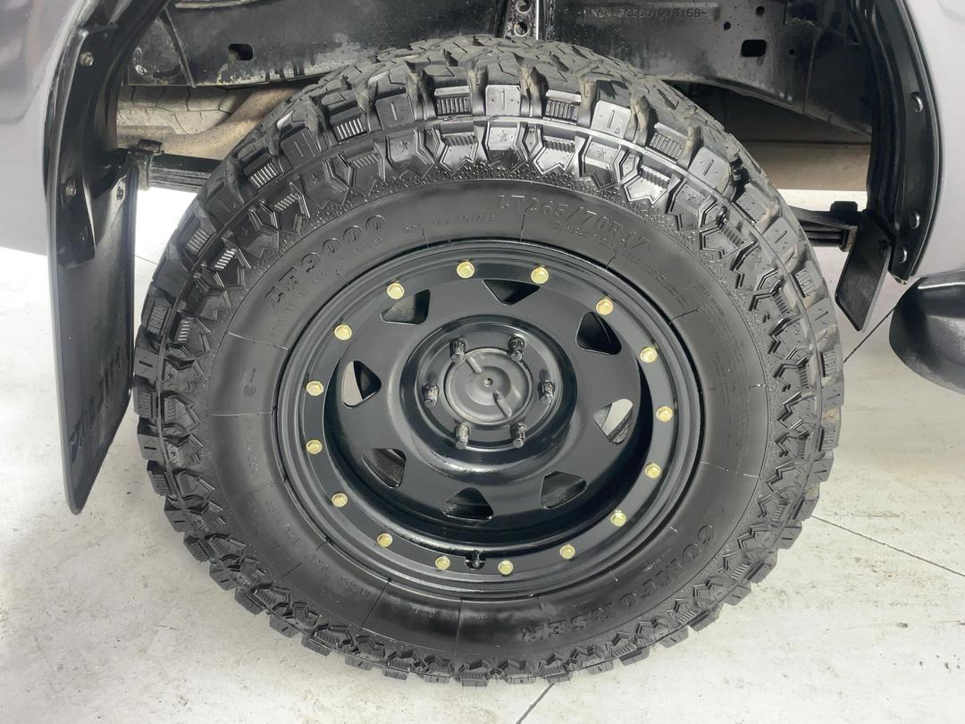 Photo '12' of Toyota Hilux