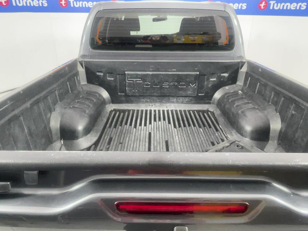 Photo '14' of Toyota Hilux