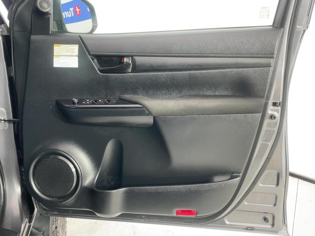 Photo '15' of Toyota Hilux