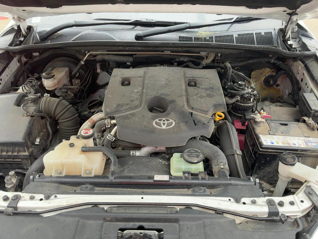 Photo '2' of Toyota Hilux SR TD DC Photo '2' of Toyota Hilux SR TD DC