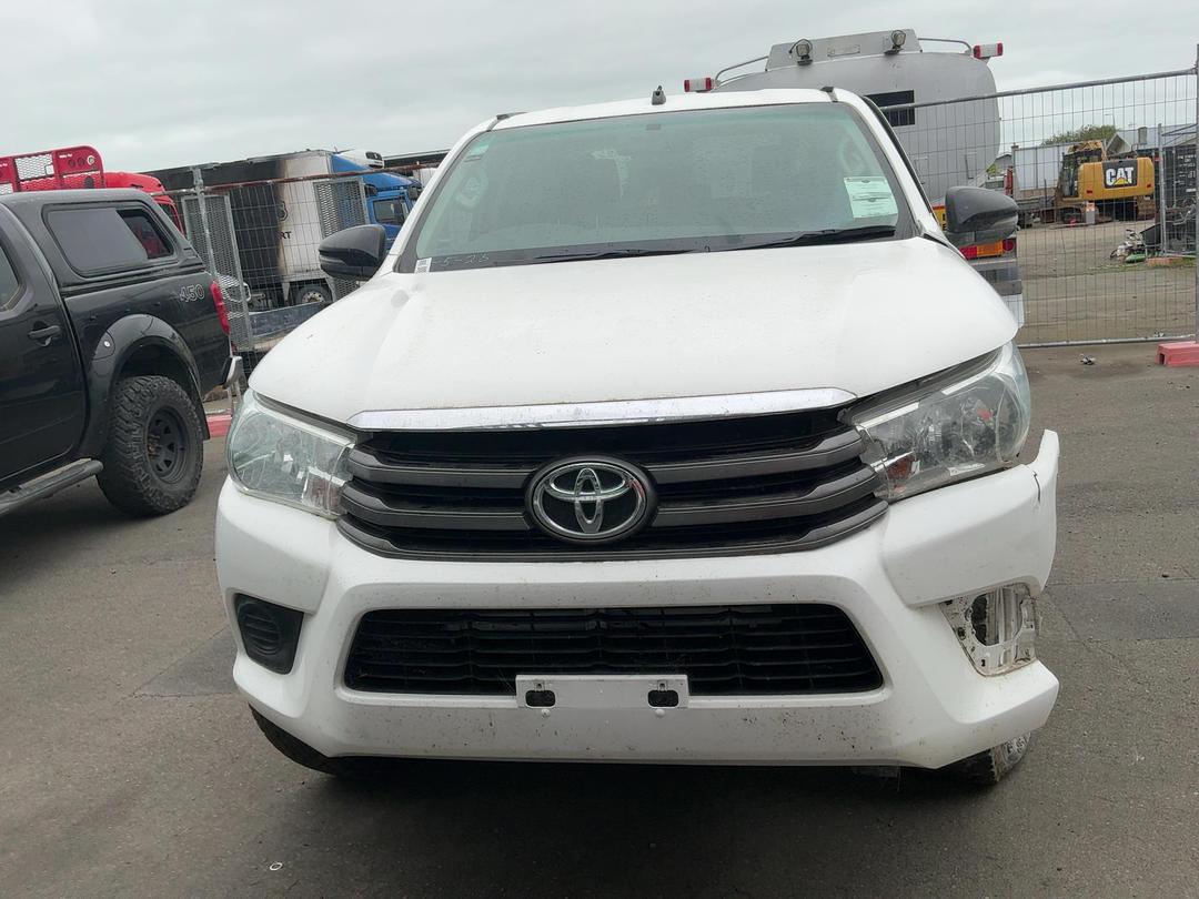 Photo '3' of Toyota Hilux SR TD DC Photo '3' of Toyota Hilux SR TD DC