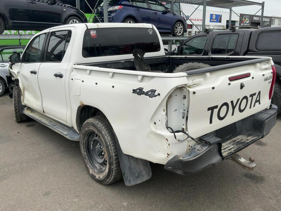 Photo '5' of Toyota Hilux SR TD DC Photo '5' of Toyota Hilux SR TD DC