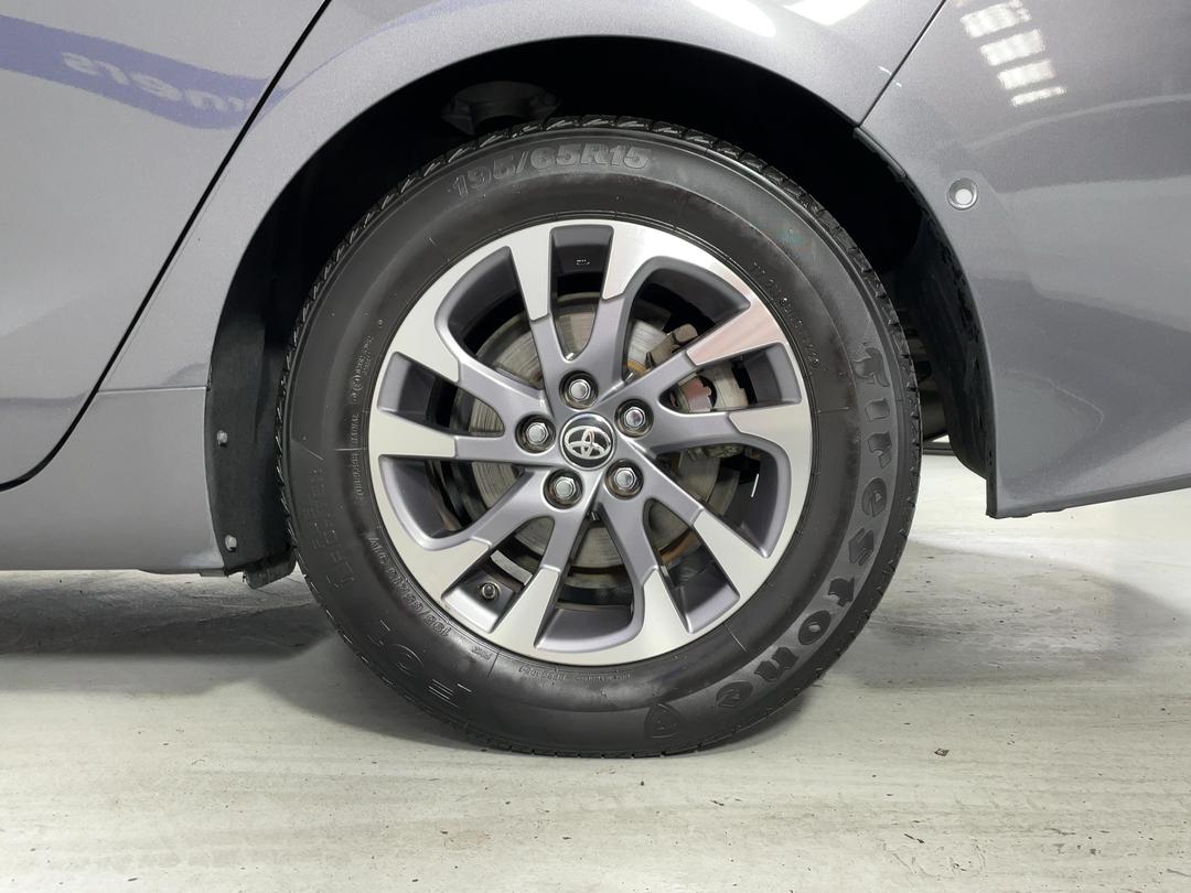 Photo '11' of Toyota Prius