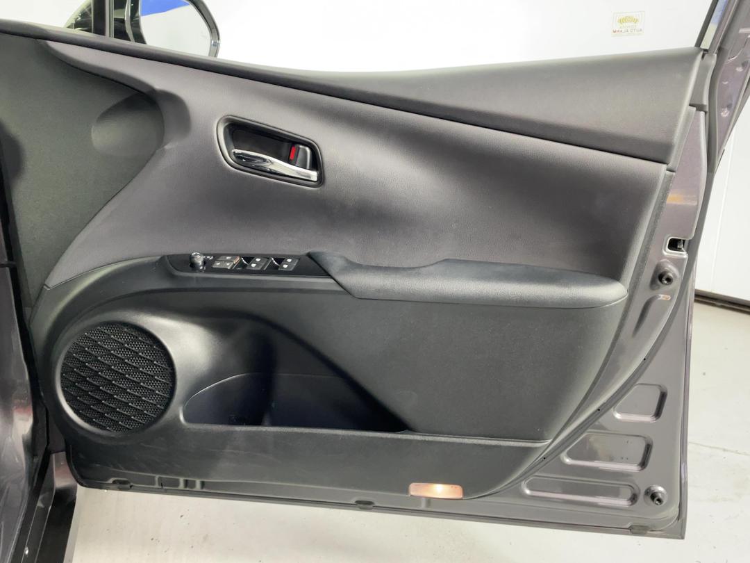 Photo '15' of Toyota Prius