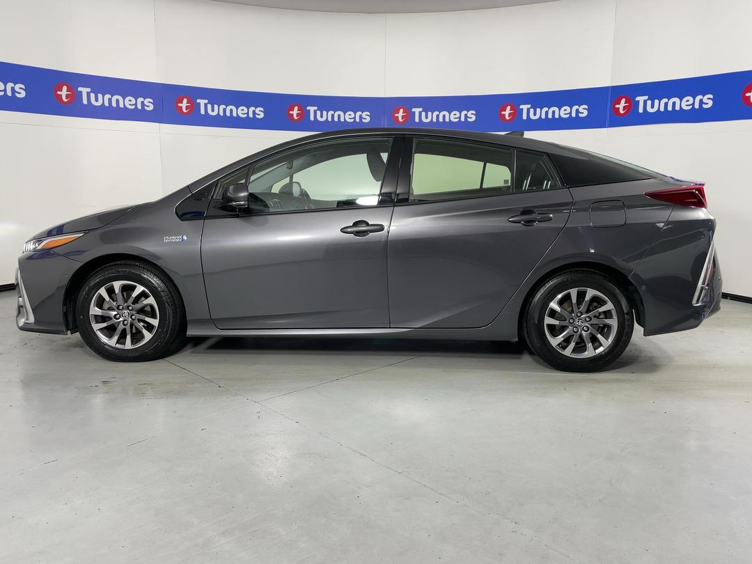 Photo '24' of Toyota Prius