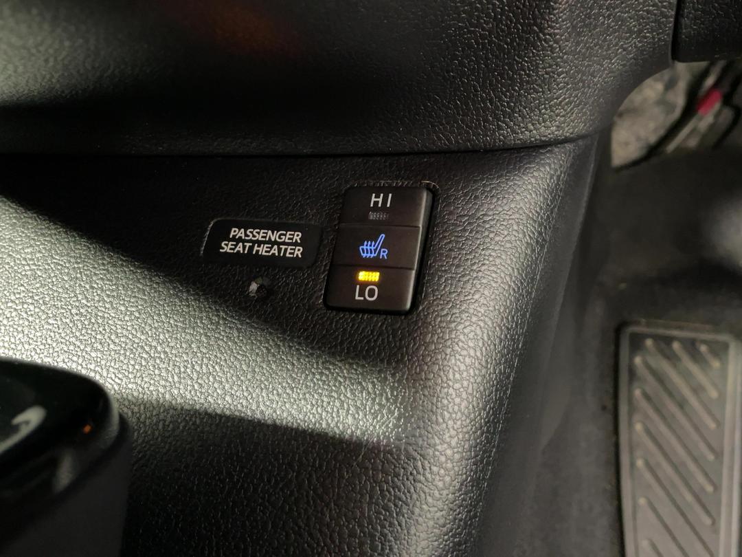 Photo '29' of Toyota Prius