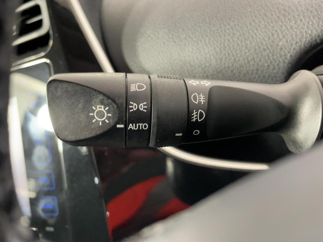 Photo '31' of Toyota Prius