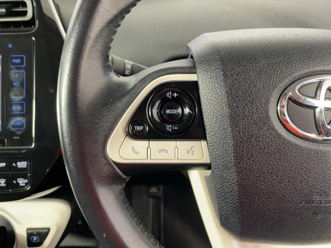 Photo '32' of Toyota Prius