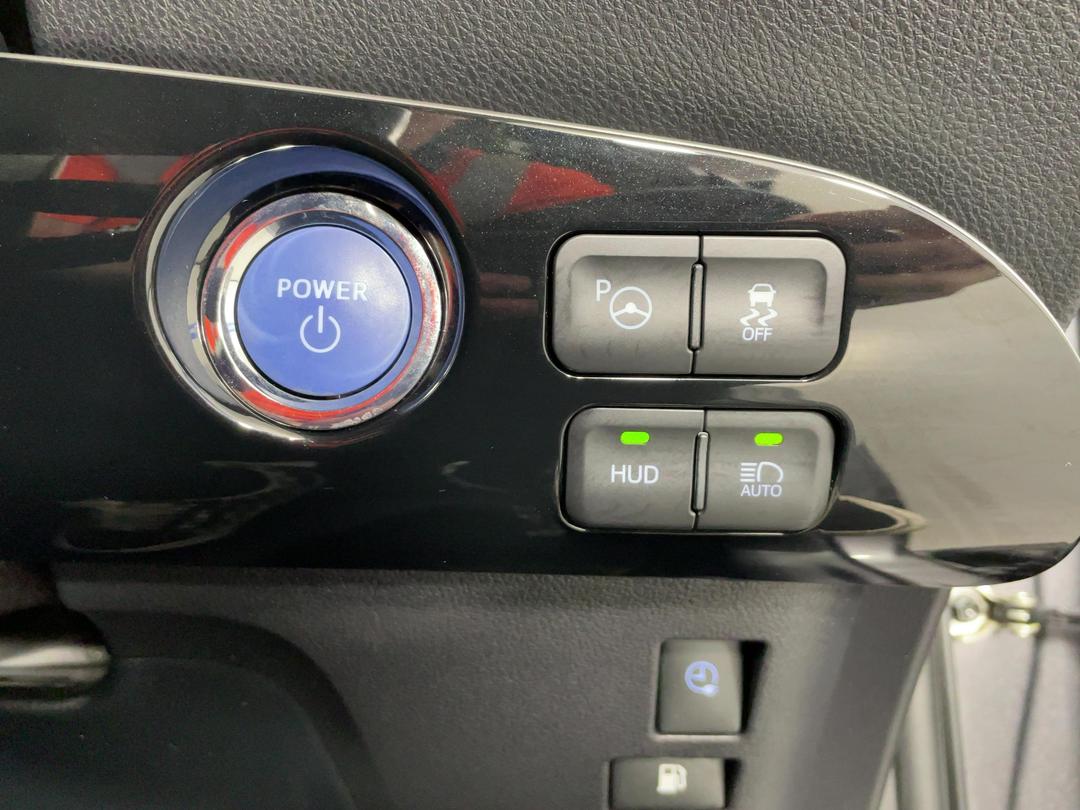 Photo '36' of Toyota Prius