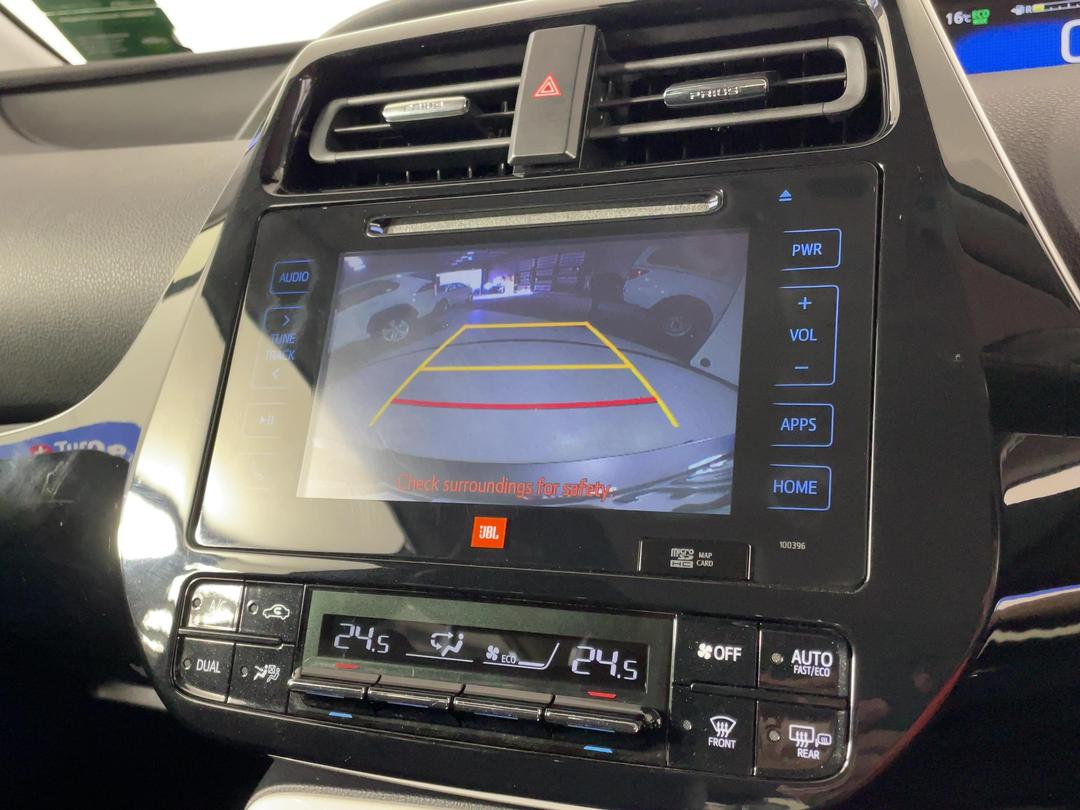 Photo '37' of Toyota Prius