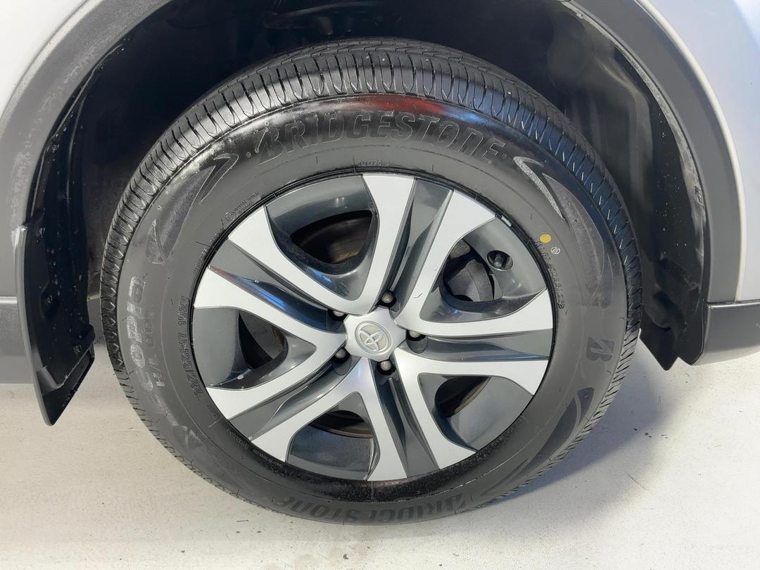 Photo '9' of Toyota Rav4
