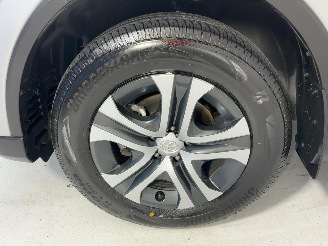 Photo '10' of Toyota Rav4