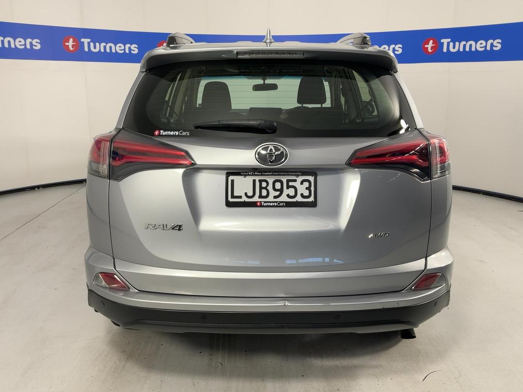 Photo '6' of Toyota Rav4